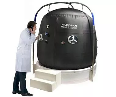 Mono-place hyperbaric chamber