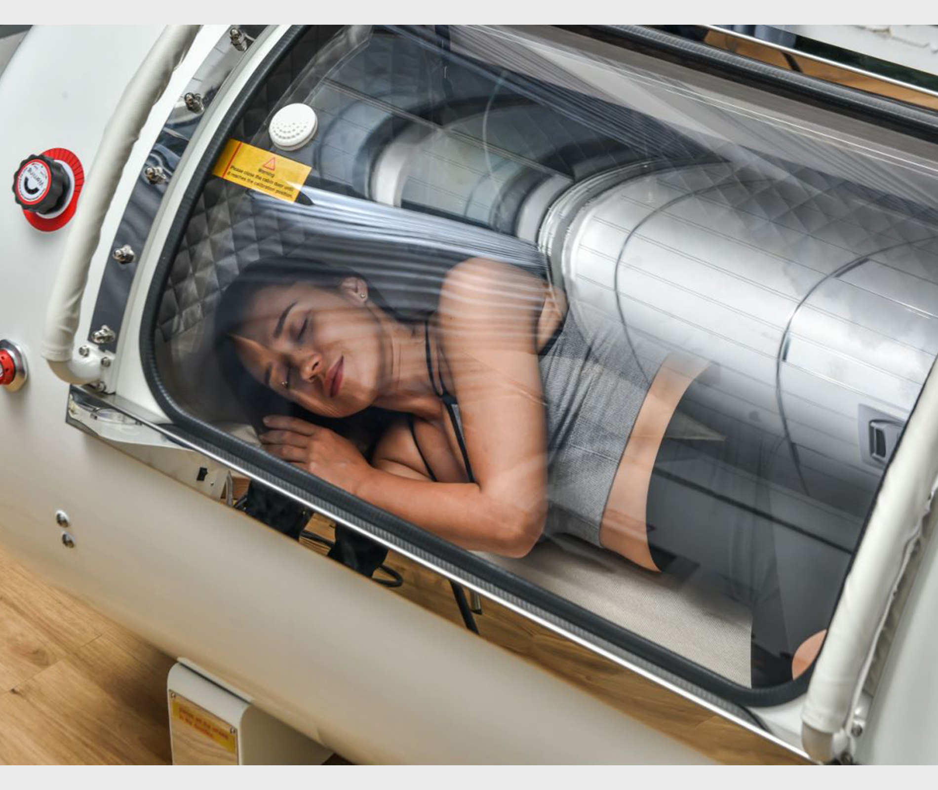 Hyperbaric oxygen eliminates lactic acid, a fatigue substance, and quickly eliminates sports fatigue.