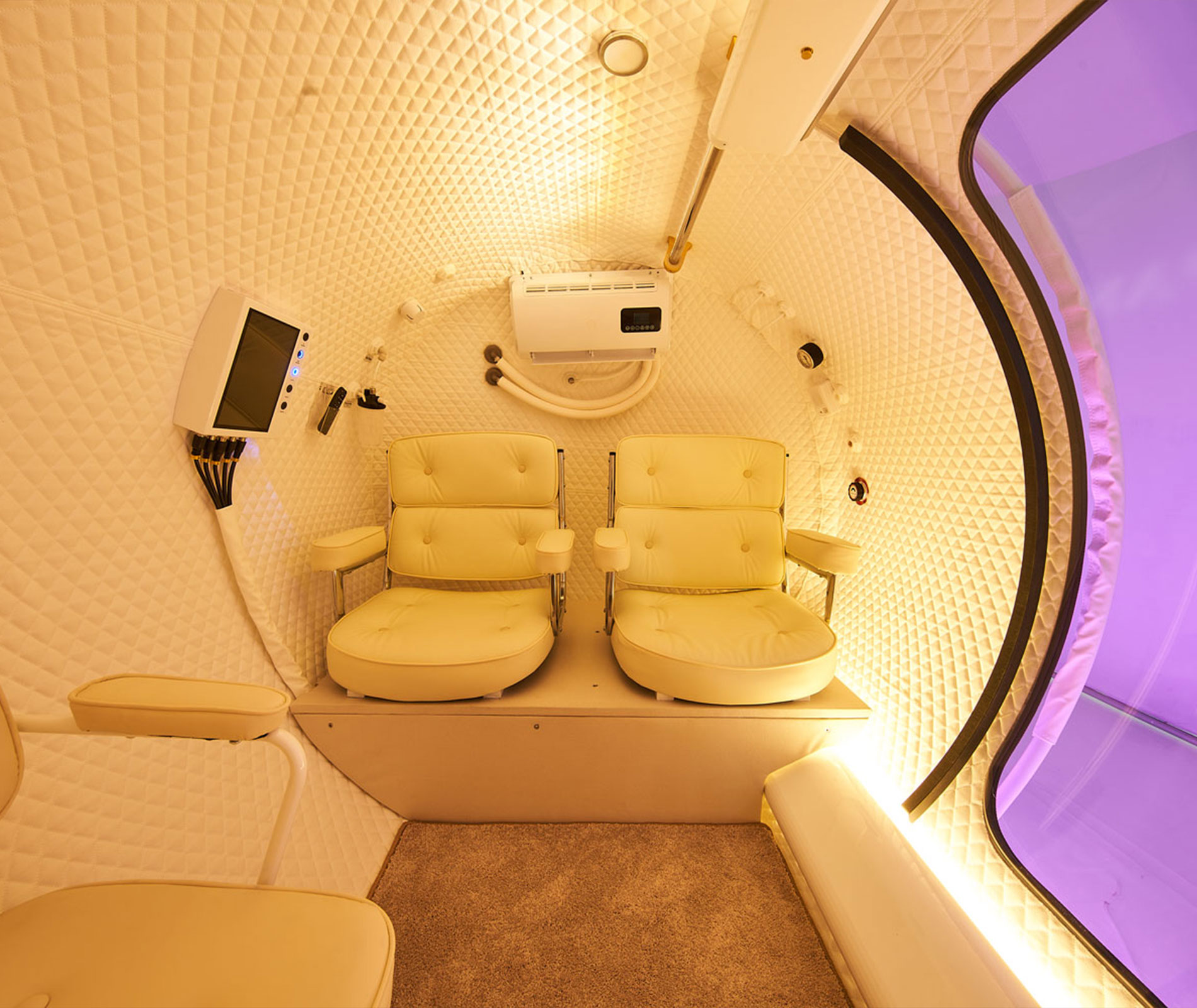 The latest model HE5000 hyperbaric oxygen chamber for  5 people